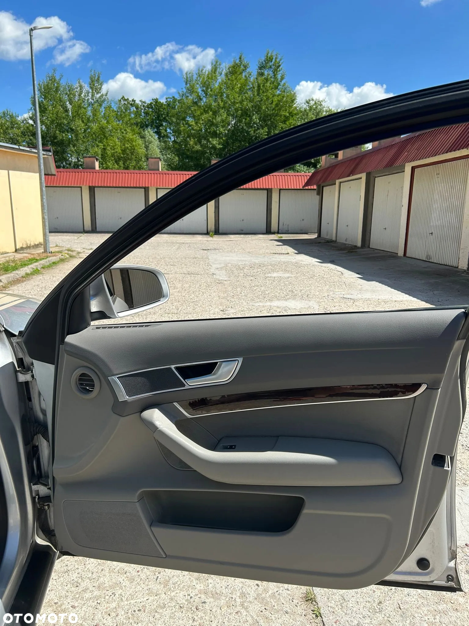 Audi A6 2.4 - 16