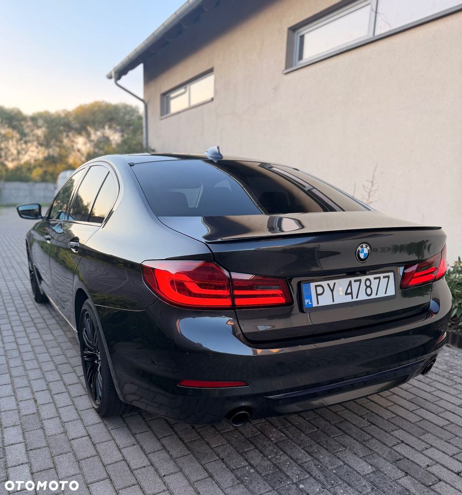 BMW Seria 5 520d Sport Line - 2