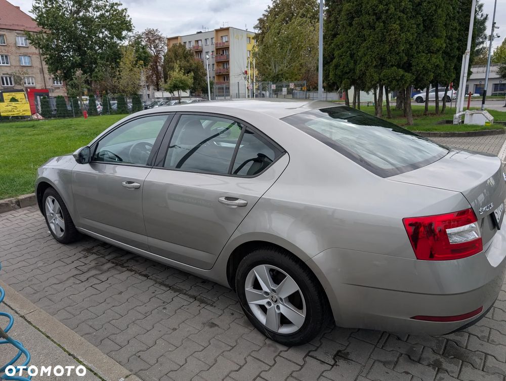 Skoda Octavia 1.6 TDI Ambition - 8
