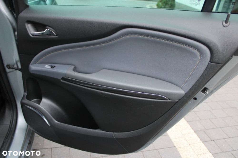 Opel Zafira - 26