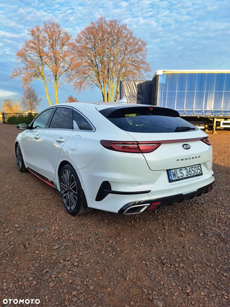 Kia ProCeed - 13