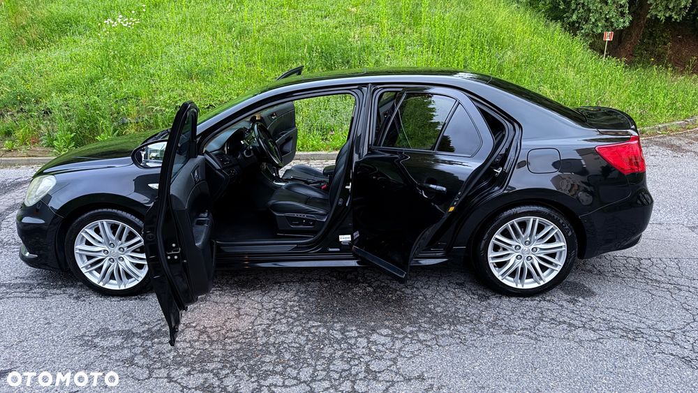 Suzuki Kizashi 2.4 4x4 CVT Sport - 36