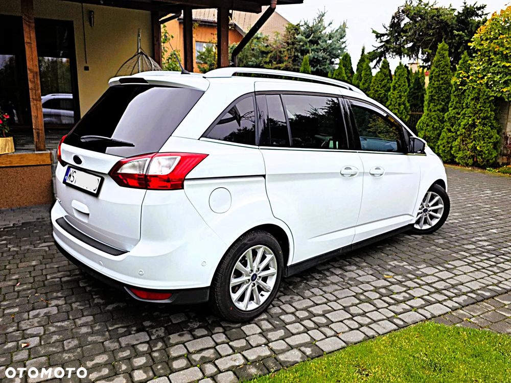 Ford Grand C-MAX - 24