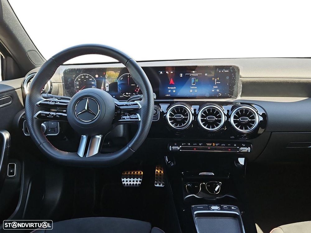 Mercedes-Benz A 250 e 8G-DCT Edition AMG Line - 13