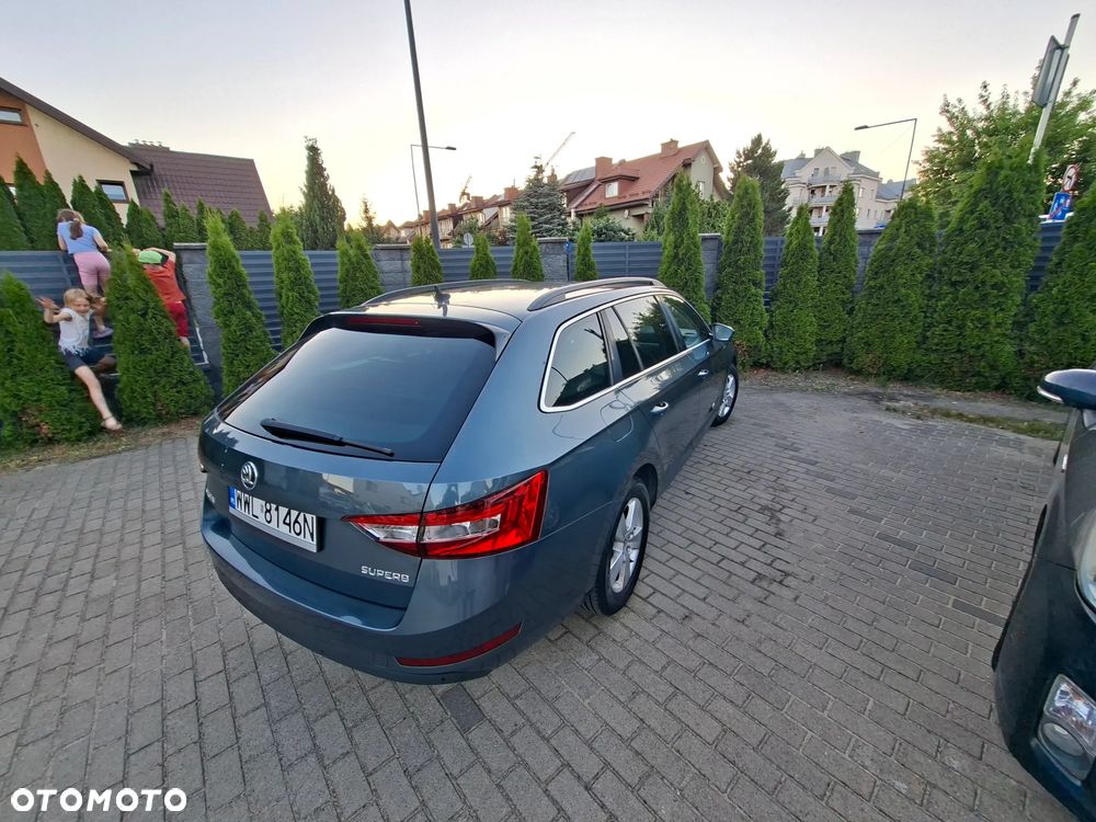 Skoda Superb 2.0 TDI Ambition - 16
