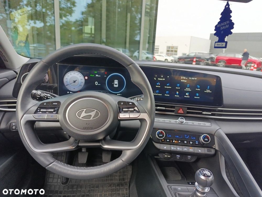 Hyundai Elantra 1.6 Smart - 16