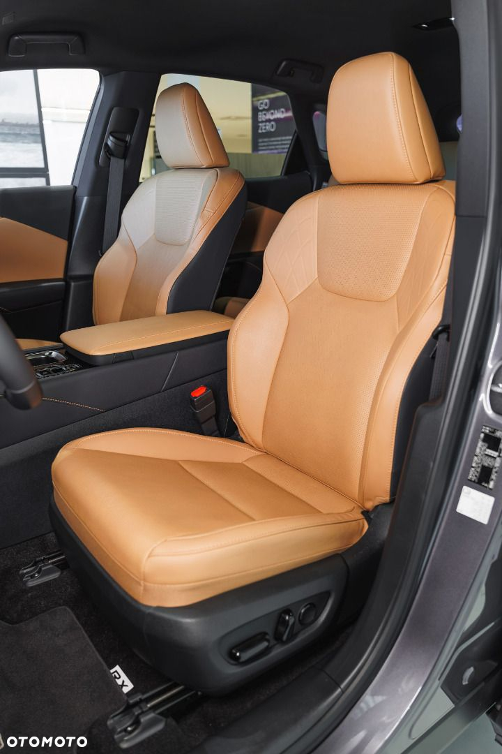 Lexus RX - 8