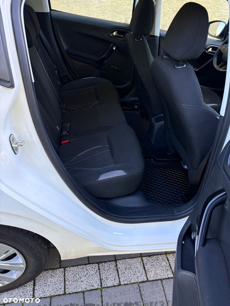 Peugeot 208 1.2 PureTech Active - 21