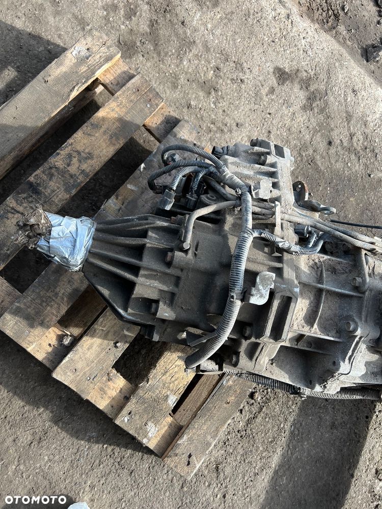 Reduktora skrzyni biegów Nissan pathfinder 2.5dci 2012r