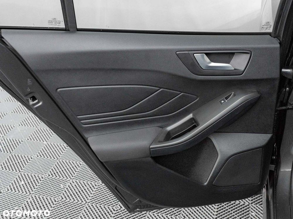 Ford Focus 1.0 EcoBoost Titanium X - 25