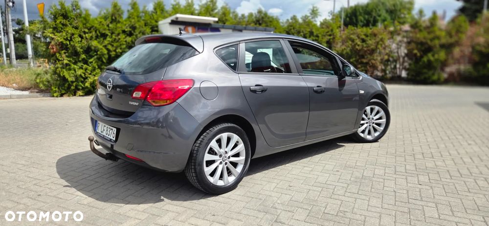 Opel Astra 1.4 Turbo 150 Jahre - 17