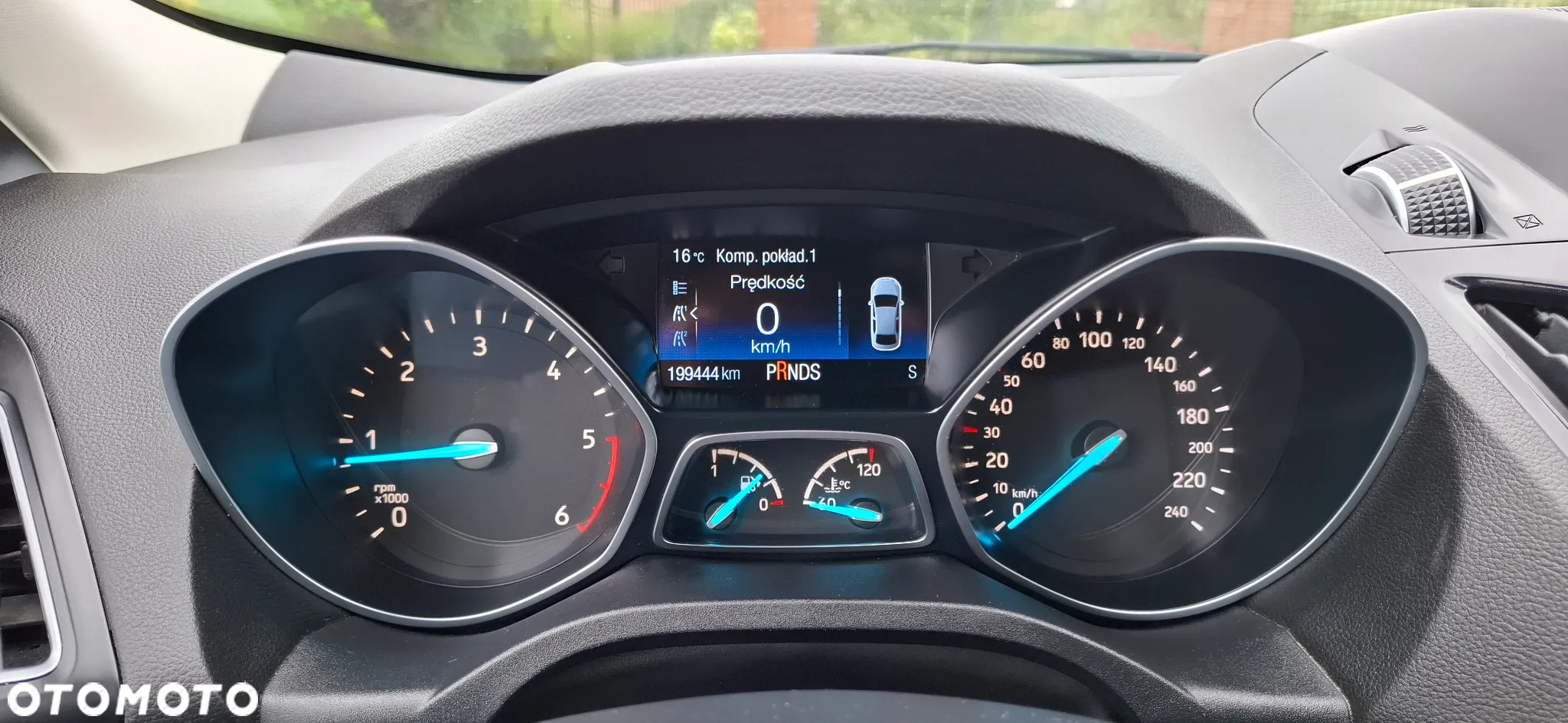 Ford Kuga - 10