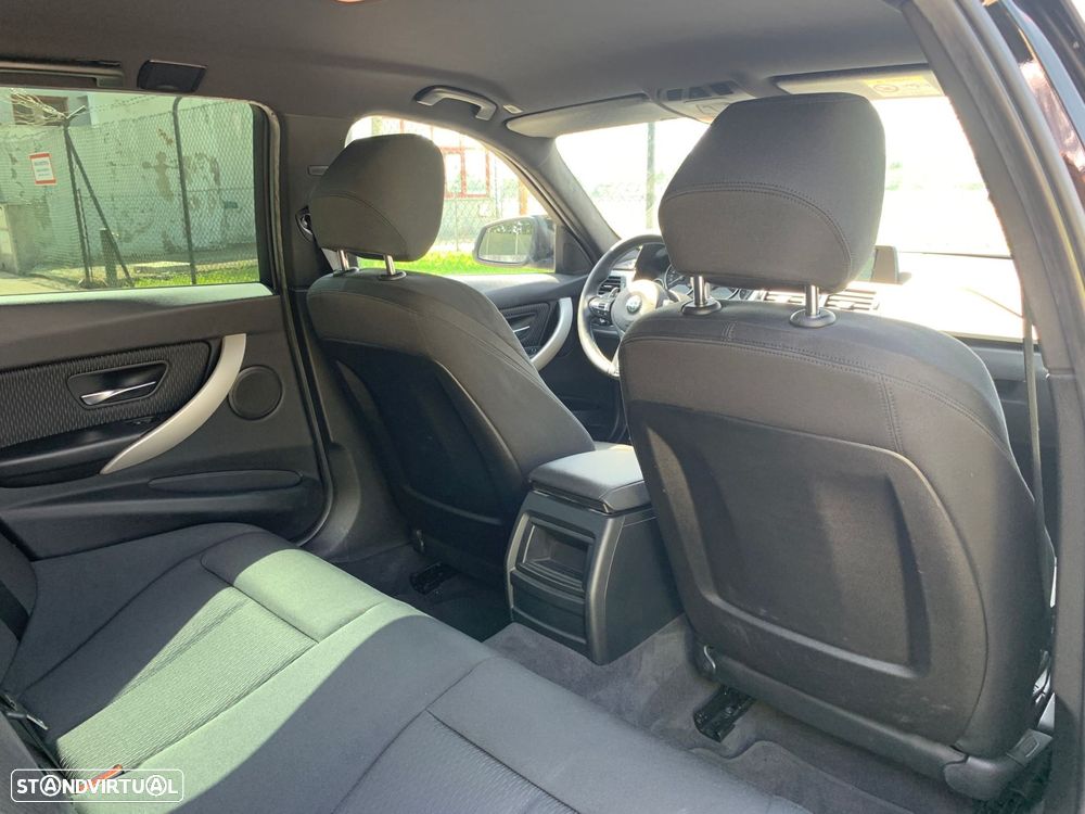 BMW 320 d Auto Pack M - 34