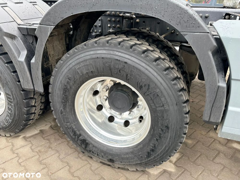 Volvo FH750 6x4 Euro 6, dwuobwodowa hydraulika - 35