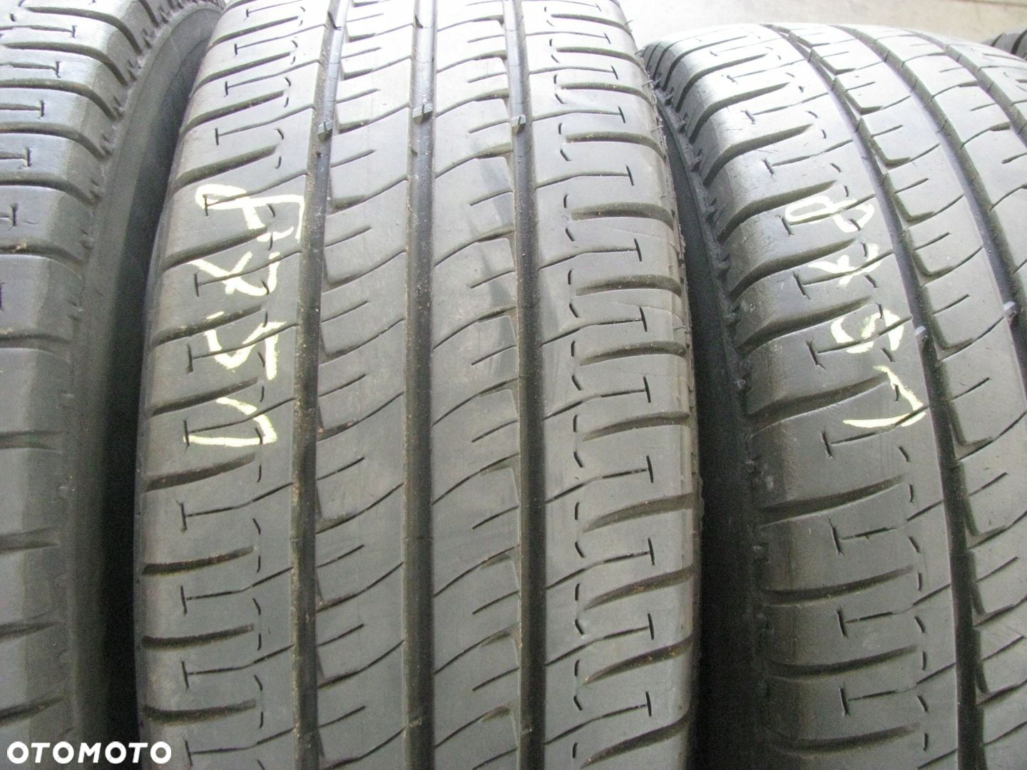 MICHELIN AGILIS 235/65R16C 8-9mm 4szt - 4