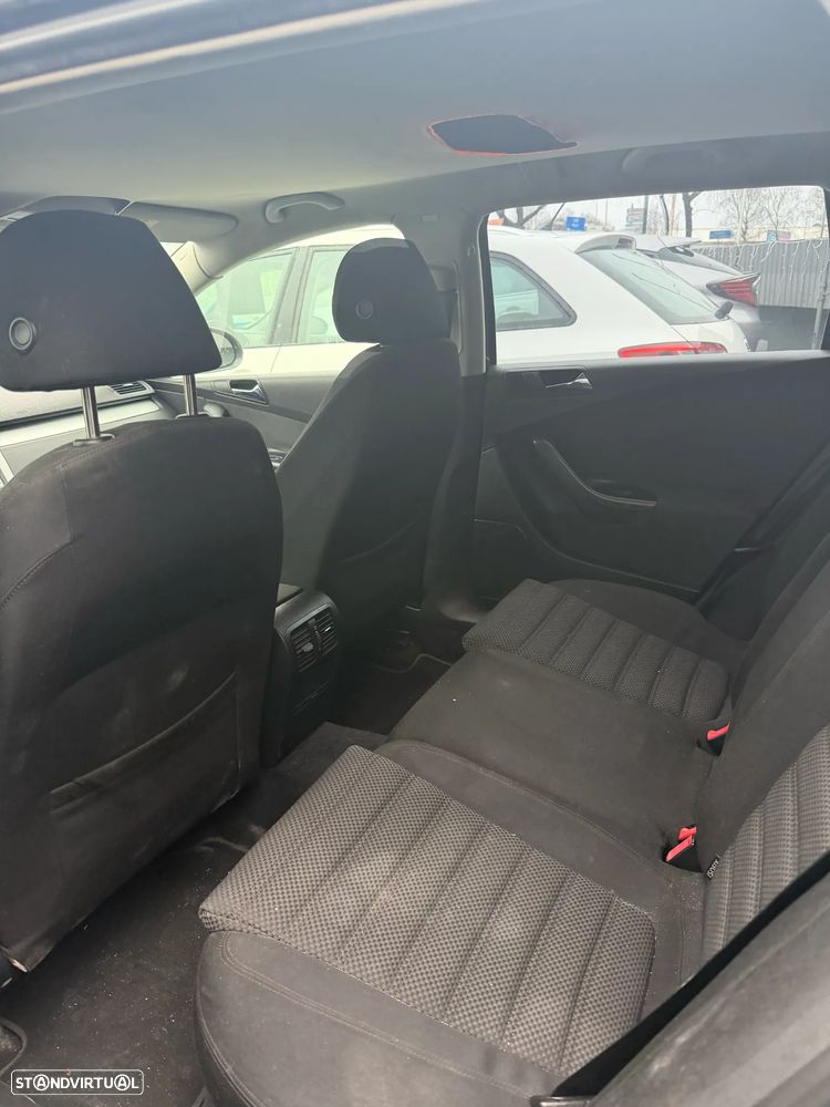 VW Passat Variant 2.0 TDi Sp R-Li DSG - 6