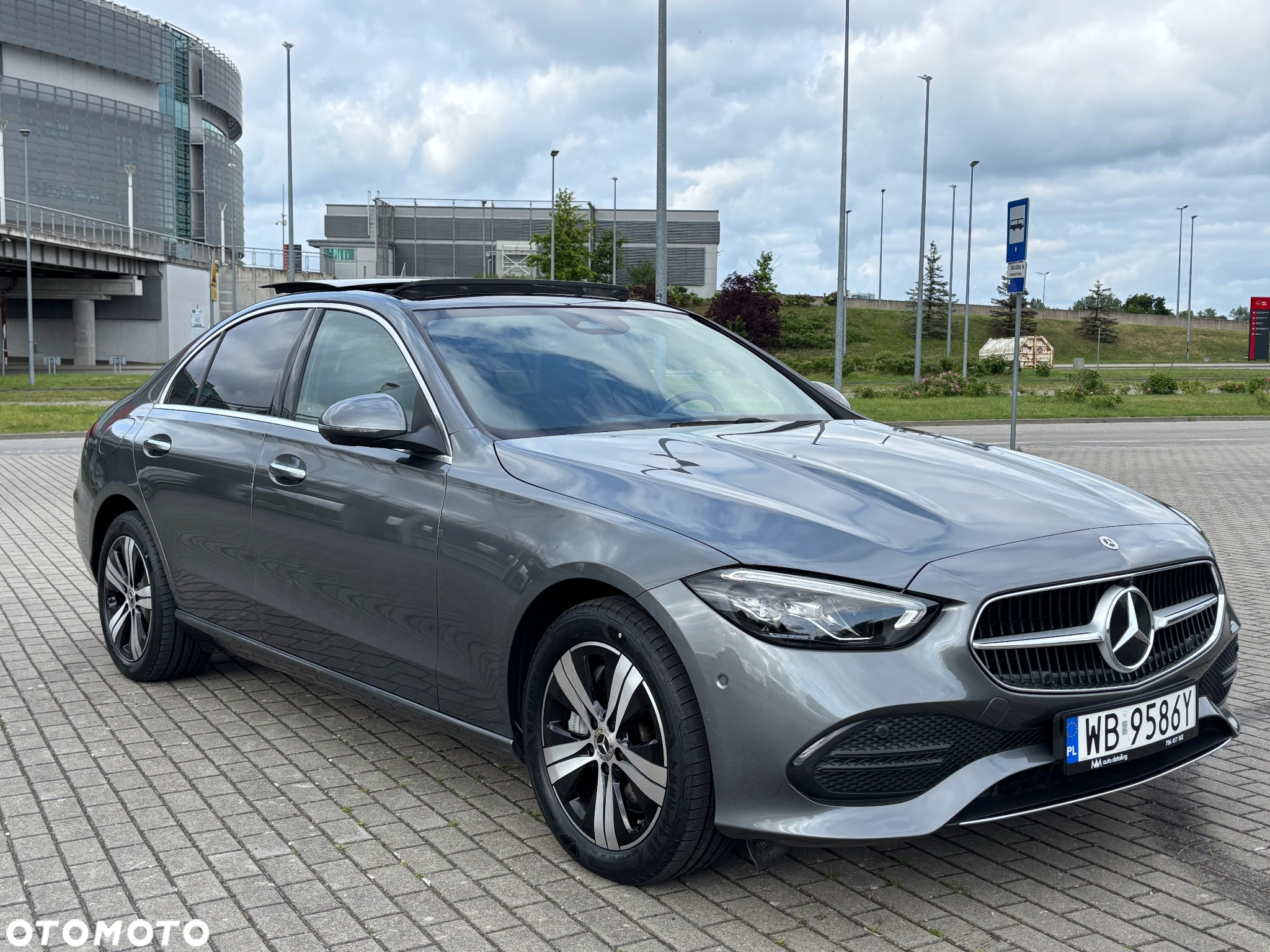 Mercedes-Benz Klasa C 300 e PHEV 4-Matic Avantgarde - 28