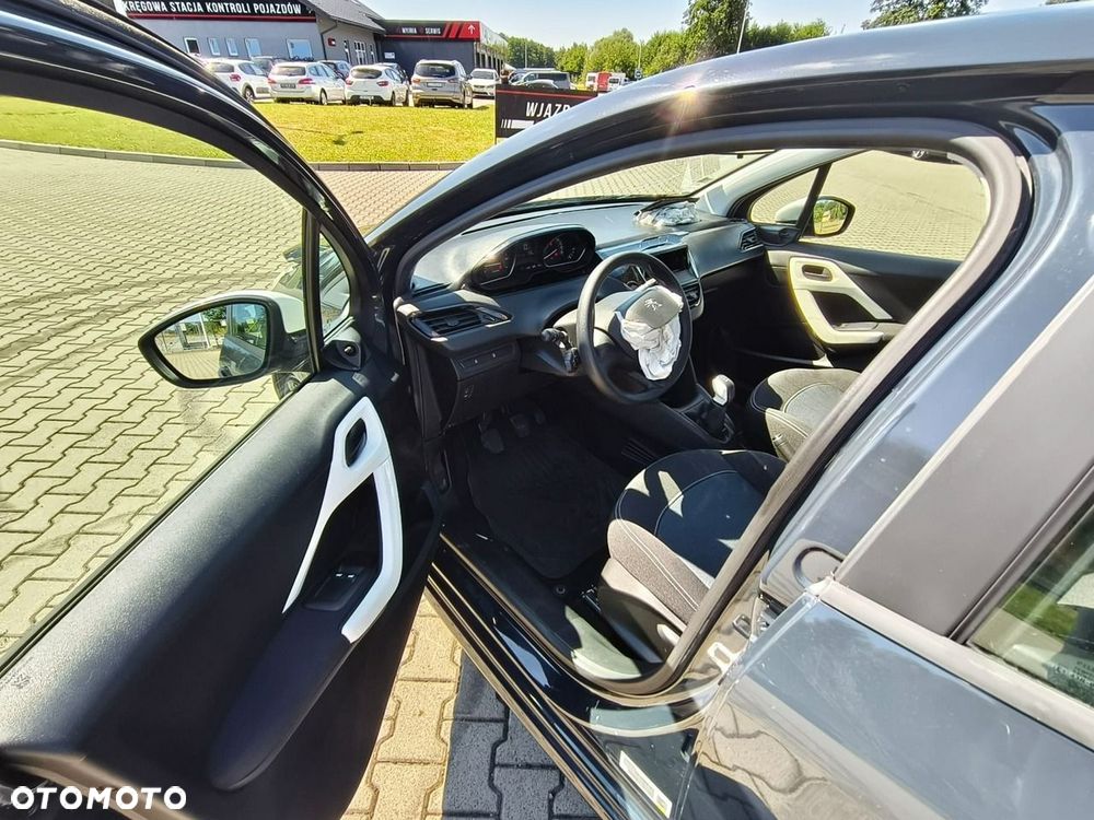 Peugeot 208 - 9