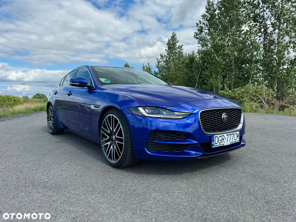Jaguar XE 25t Prestige - 5