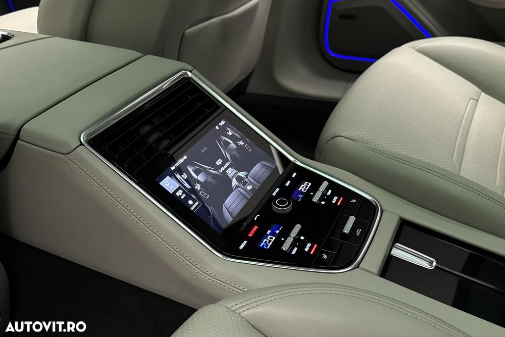 Porsche Panamera - 28
