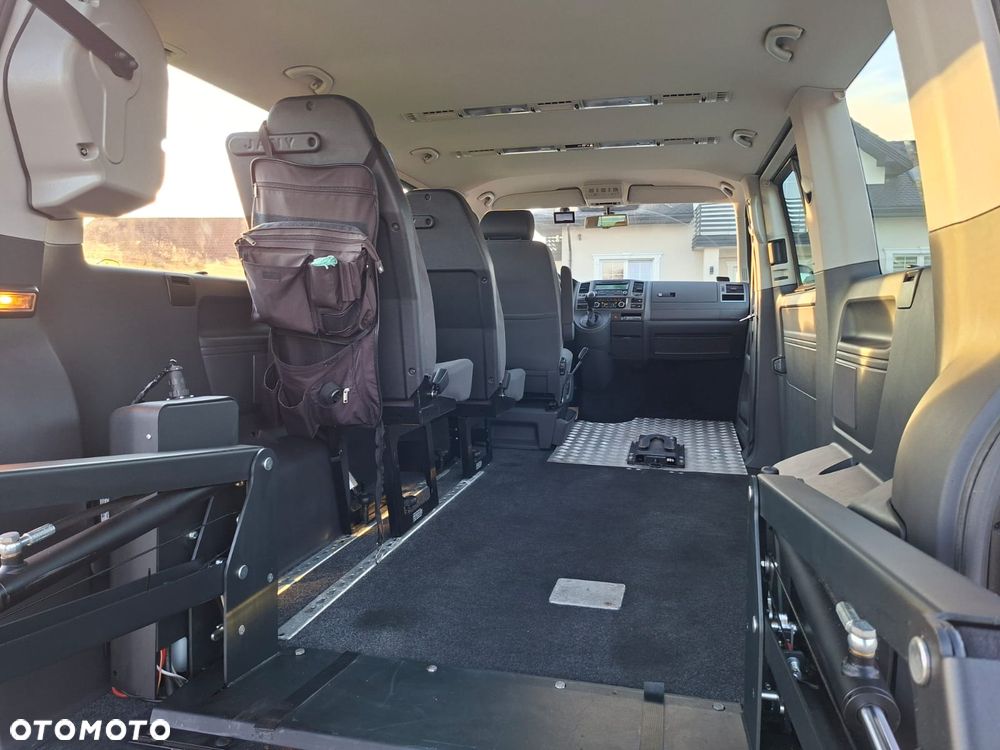 Volkswagen Caravelle - 9