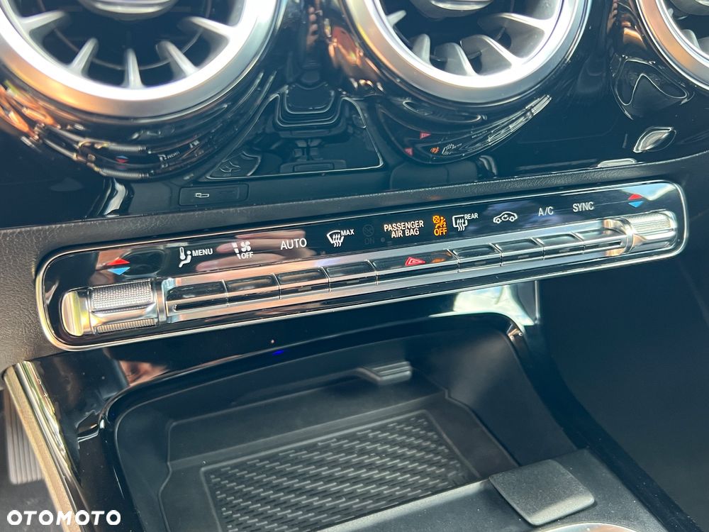 Mercedes-Benz CLA 250 7G-DCT - 20