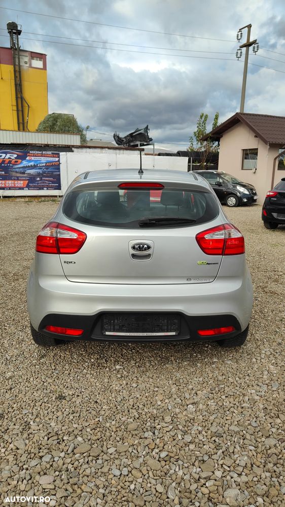 Kia Rio 2013 photo 4