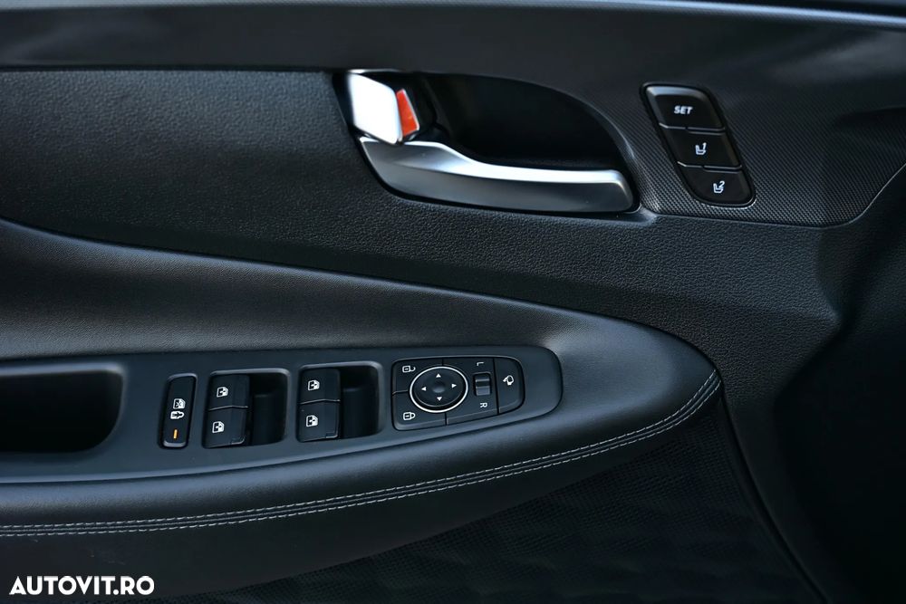 Hyundai Santa Fe blue 2.2 CRDI 2WD Automatik Family+ - 38