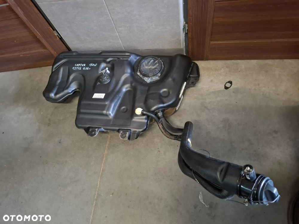 Zbiornik paliwa bak Renault Captur 1,2 TCE 2015 rok nr 172029622R - 1