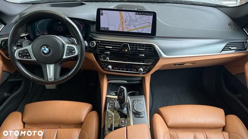 BMW Seria 5 540d xDrive mHEV M Sport sport - 6