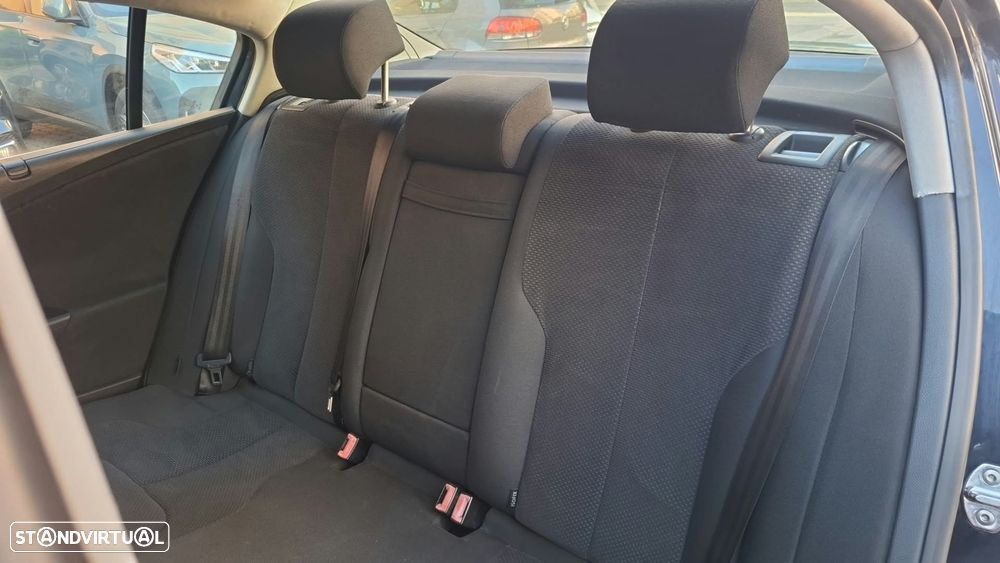 VW Passat 2.0 TDI Confortline - 14