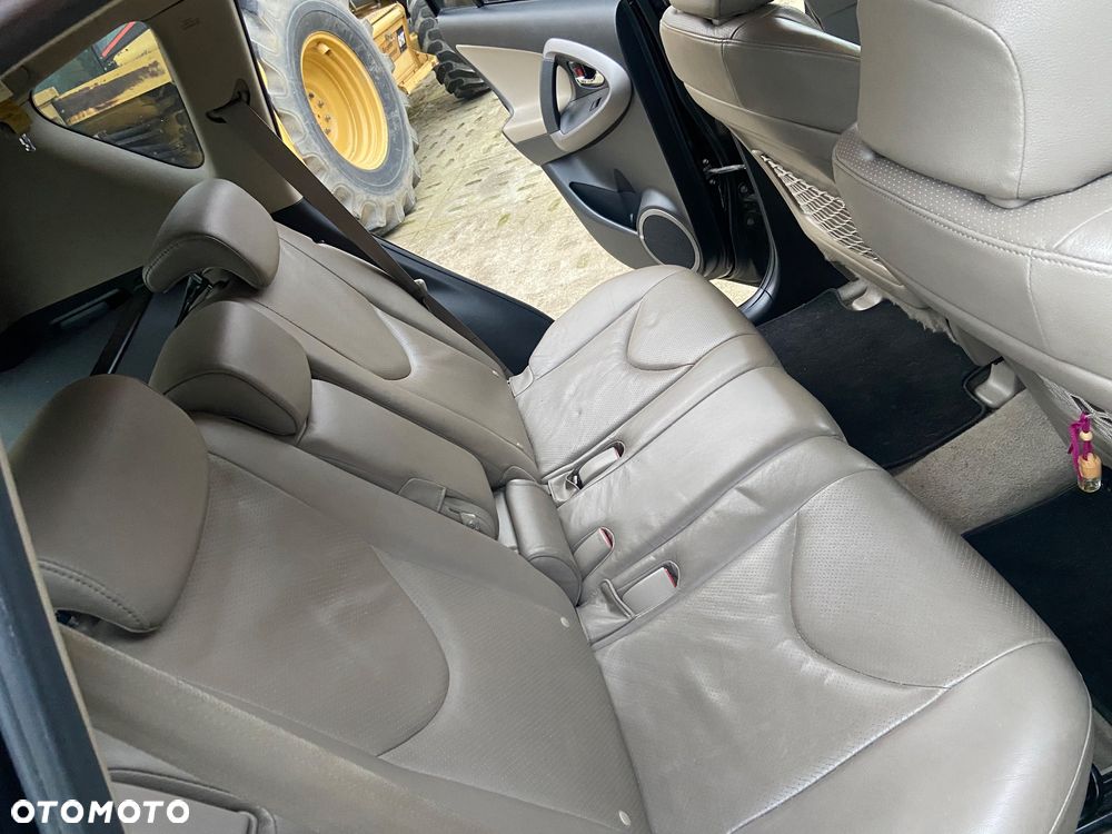 Toyota RAV4 2.2 D-4D X - 12