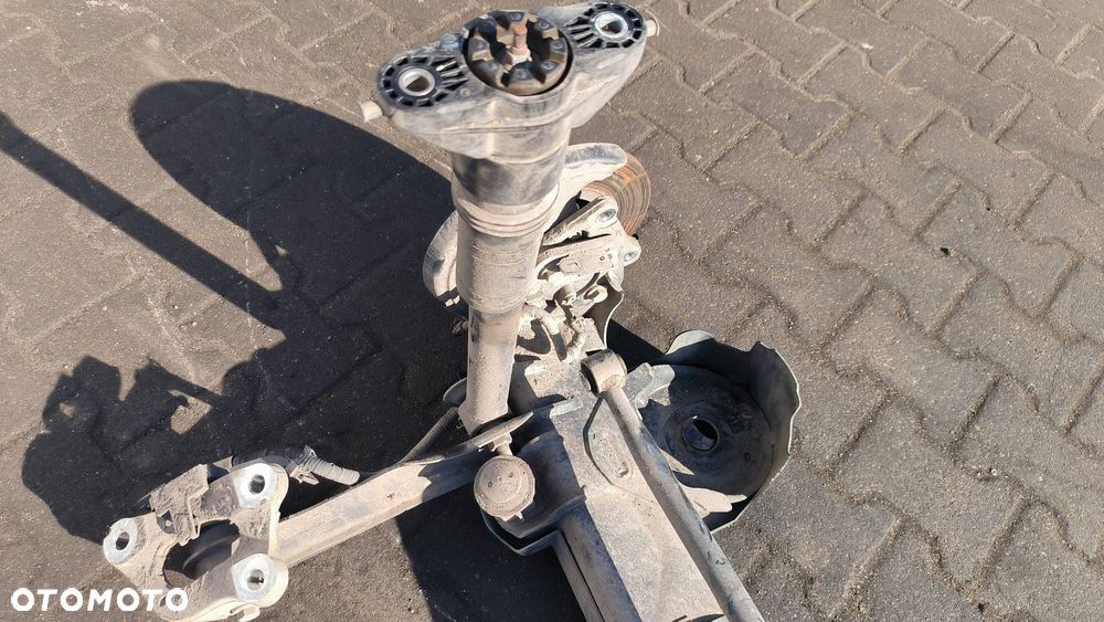 BELKA / SANKI TYŁ PEUGEOT E-208 - 5