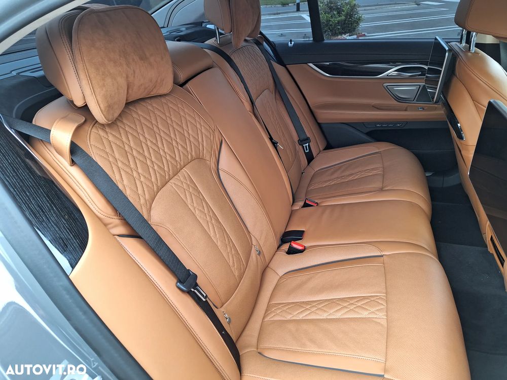 BMW Seria 7 750i xDrive - 25