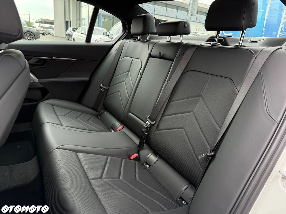 BMW Seria 5 530e PHEV M Sport - 26