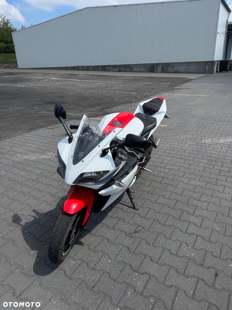 Yamaha YZF - 6