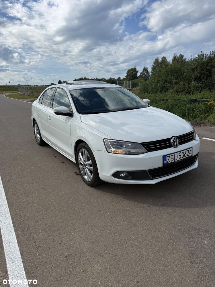 Volkswagen Jetta - 4