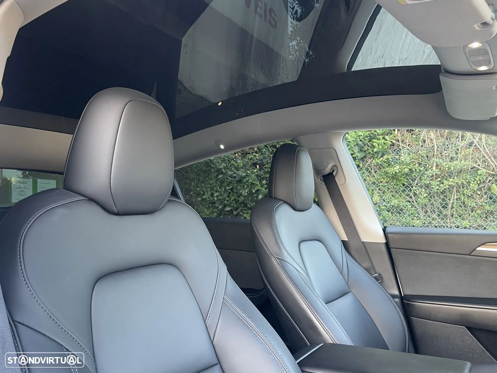 Tesla Model Y RWD - 35