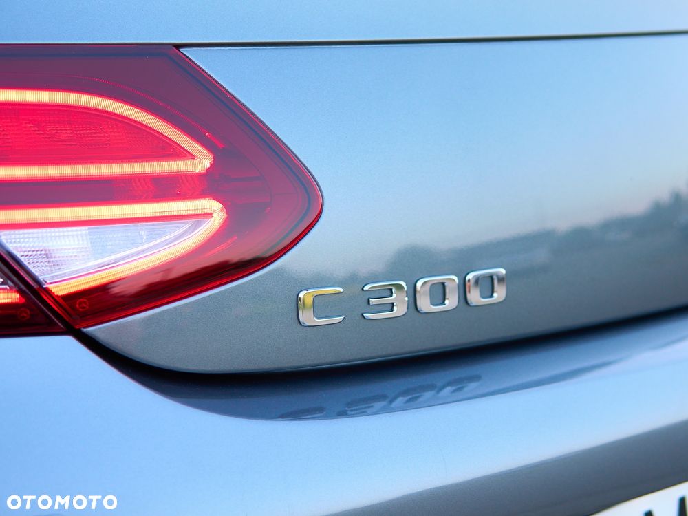 Mercedes-Benz Klasa C 300 4MATIC 9G-TRONIC - 16