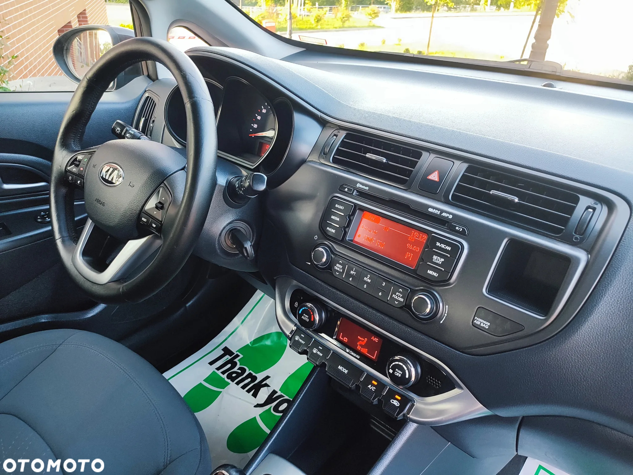 Kia Rio 1.4 Dream Team Edition - 30