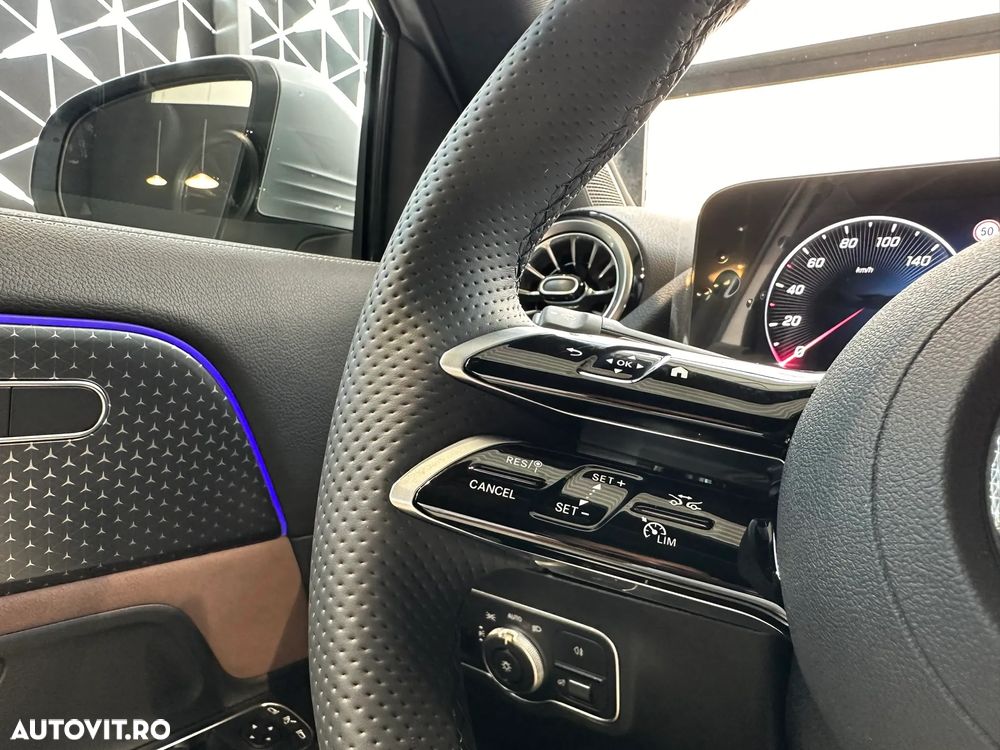 Mercedes-Benz GLA - 16