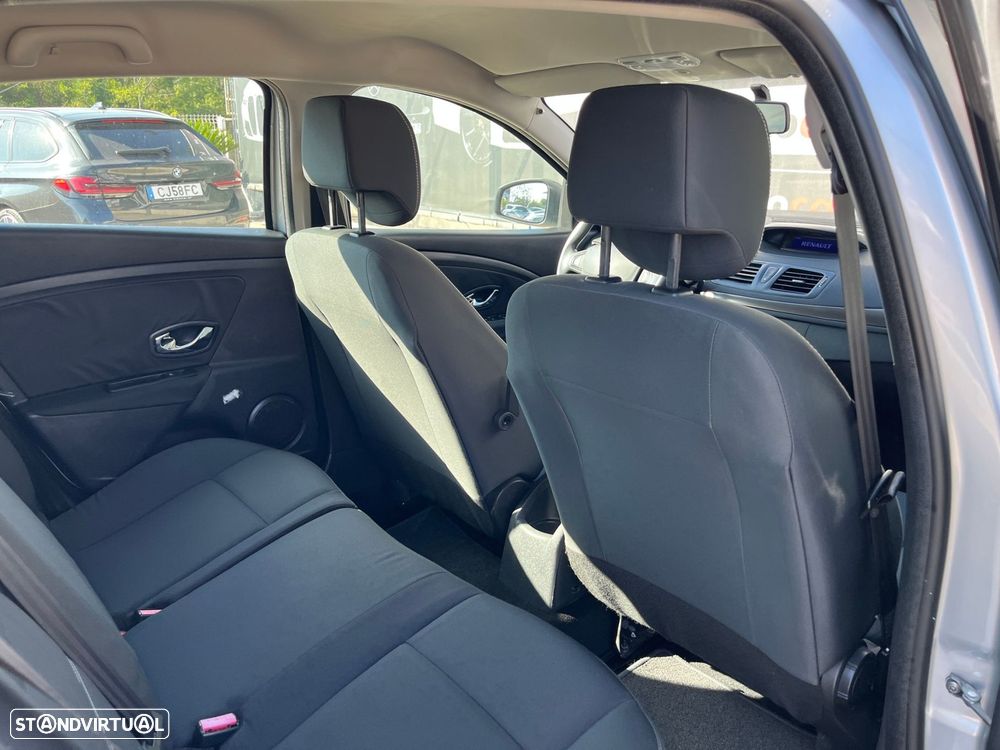 Renault Mégane 1.5 dCi Confort SS - 31