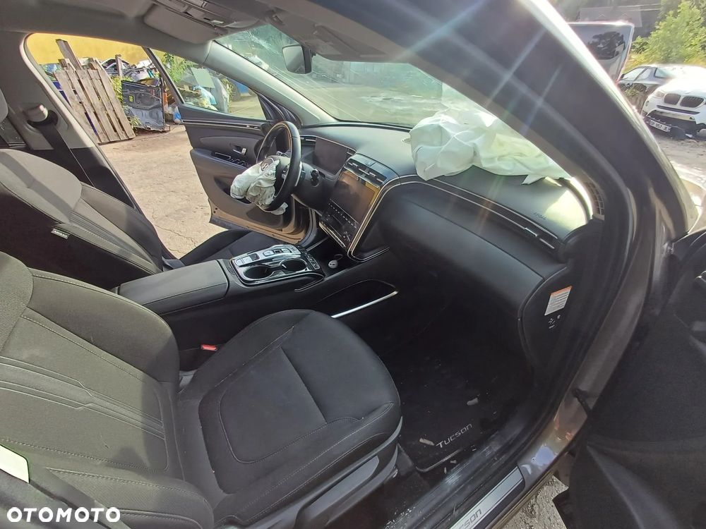 Hyundai Tucson 1.6 T-GDi HEV Executive 2WD - 22