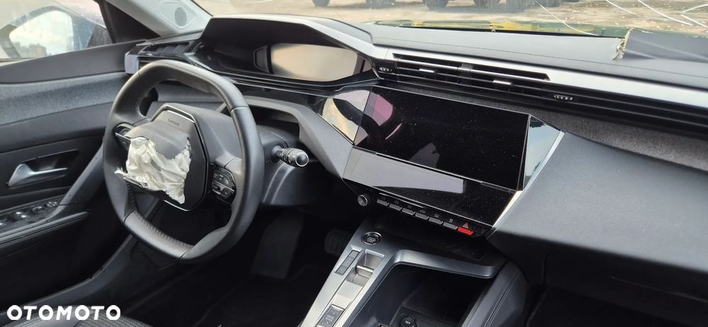 Peugeot 308 1.6 Hybrid PHEV Allure Pack EAT8 - 24