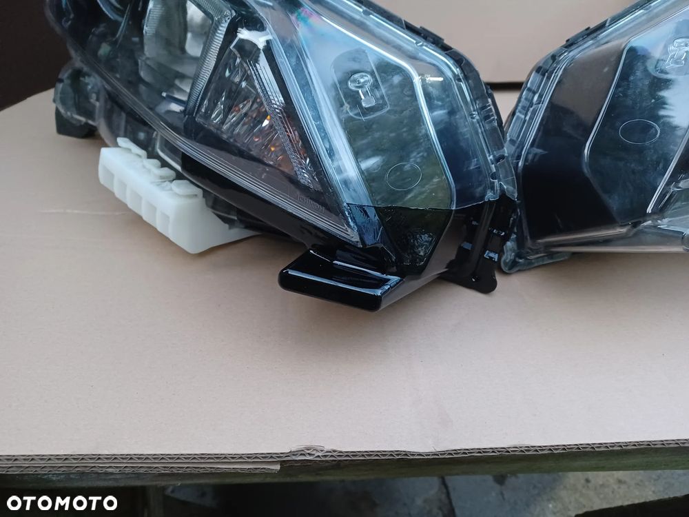 Lampa przednia prawa lewa LED Nissan Leaf II 2 lift - 3