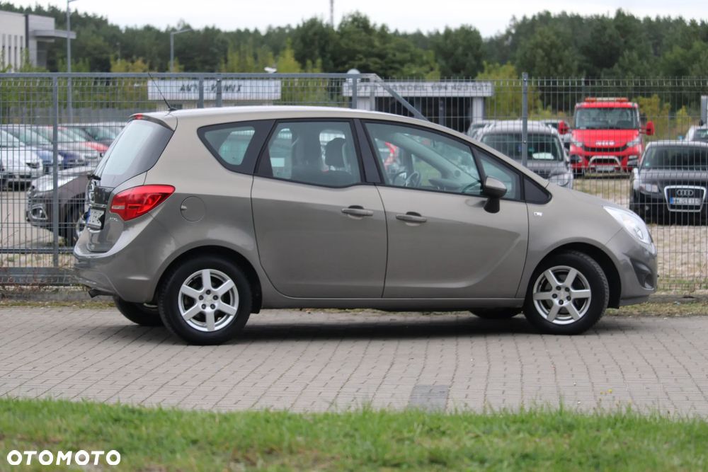 Opel Meriva - 12
