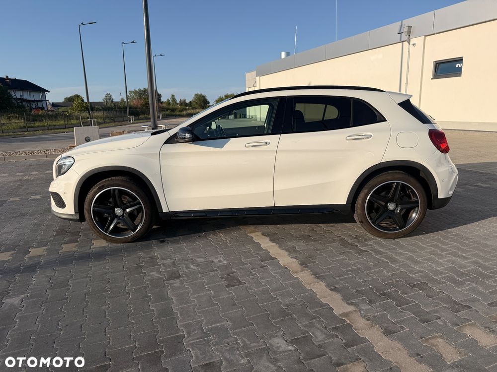 Mercedes-Benz GLA 250 4-Matic - 7