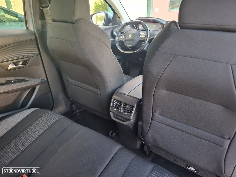 Peugeot 3008 PureTech 130 Stop & Start GPF EAT8 Active Business-Pack - 41