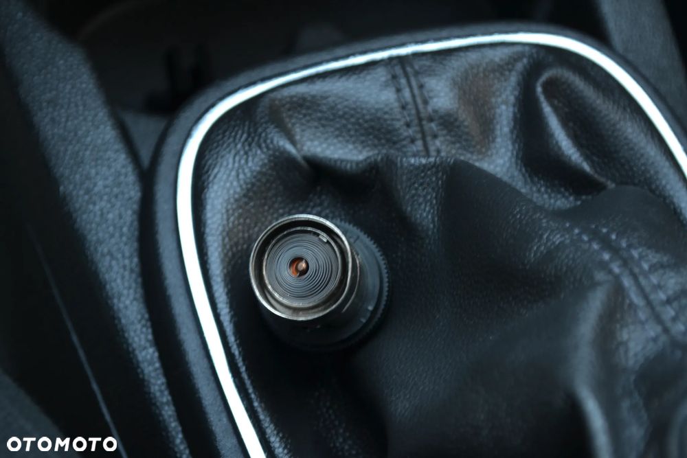 Opel Corsa 1.4 16V Color Elegance - 32