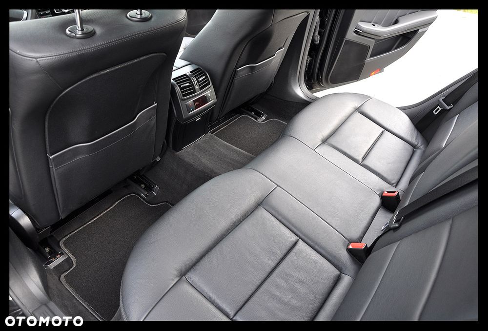 Mercedes-Benz Klasa E 300 CDI DPF BlueEFFICIENCY 7G-TRONIC Avantgarde - 21
